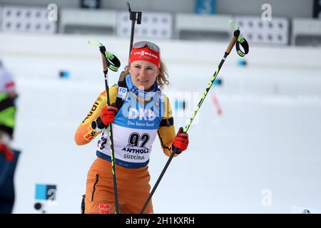 Janina Hettich (SC Schönwald) bei der IBU Biathlon-Weltmeisterschaft Antholz 2020 Stock Photo
