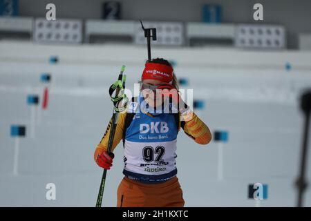 Den Durchblick behalten: Janina Hettich (SC Schönwald) bei der ITA, IBU Biathlon-Weltmeisterschaft Antholz 2020 Stock Photo