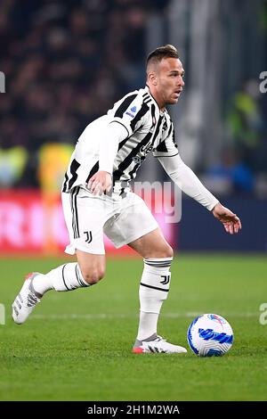 Turin, Italy. 17 October 2021. Arthur Melo of Juventus FC in action during the Serie A football match between Juventus FC and AS Roma. Credit: Nicolò Campo/Alamy Live News Stock Photo