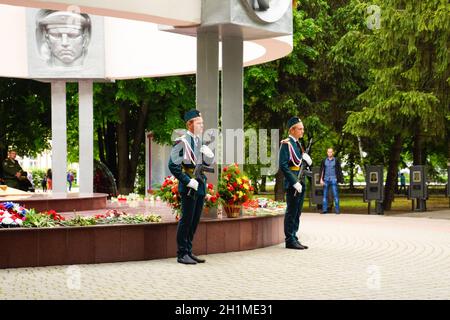 Slavyansk-on-Kuban, Russia - May 9, 2018: Guard festive duty near the monument to the soldiers of the liberators. Festive parade on May 9 in Slavyansk Stock Photo