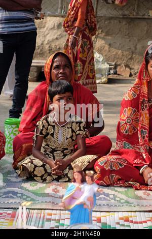 Faithful Catholics during an outdoor Mass in the village of Mitrapur, West Bengal, India Stock Photo