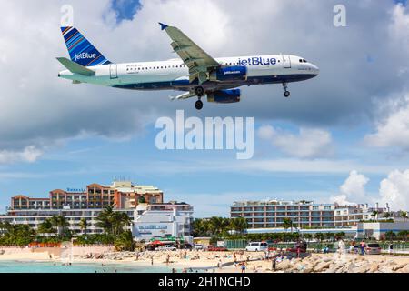 Sint Maarten, Netherlands Antilles - September 18, 2016: JetBlue Airbus A320 airplane at Sint Maarten Airport (SXM) in the Caribbean. Stock Photo