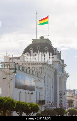 Government building facade view, Sucre, Bolivia. Bolivian flag Stock Photo
