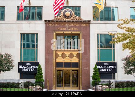 Washington, DC, USA / 9/24/2020: Black Lives Matter signs on either side of the beautiful doors of the Laborers' International Union of North America. Stock Photo