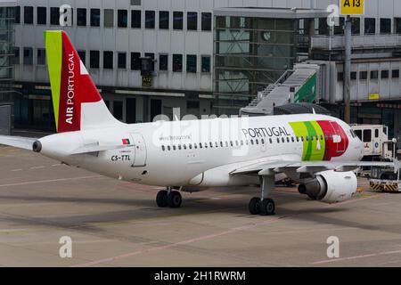 DUESSELDORF, NRW, GERMANY - JUNE 18, 2019: Airplane of Portugal Air at the international airport in Dusseldorf Stock Photo