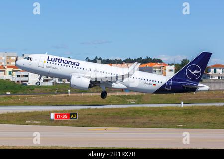 Porto, Portugal - September 21, 2021: Lufthansa Airbus A320neo airplane at Porto airport (OPO) in Portugal. Stock Photo