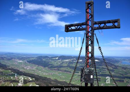 Gipfelkreuz auf dem Schober (1328 Meter), Thalgau, Fuschl, Salzburg, Europa - Summit cross on the Schober (1328 meters), Thalgau, Fuschl, Salzburg, Eu Stock Photo