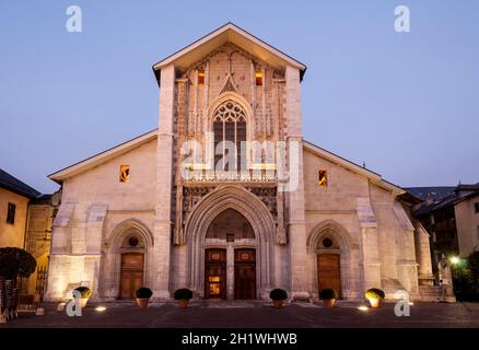 FRANCE. SAVOIE (73). CHAMBERY. METROPOLE CATHEDRAL ST. FRANCIS DE SALES. THE FACADE Stock Photo