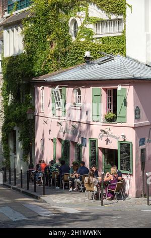 Paris -  La Maison Rose, a famous cafe restaurent of Montmartre Stock Photo