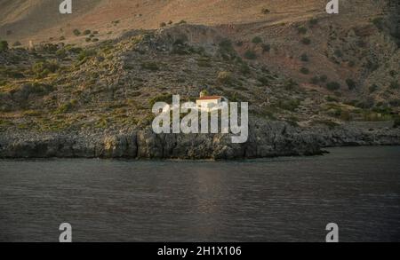 Steinige Felsküste, Südküste zwischen Agia Roumeli und Loutro, Kreta, Griechenland Stock Photo