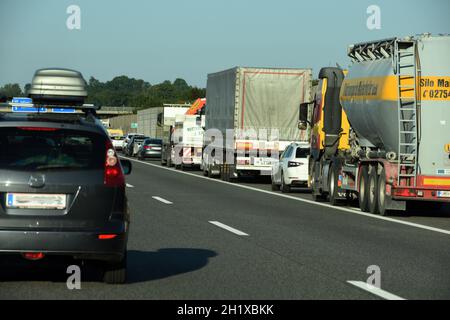 Verkehrsstau auf der Westautobahn A1 in Oberösterreich, Österreich, Europa - Traffic jam on the A1 motorway in Upper Austria, Austria, Europe Stock Photo