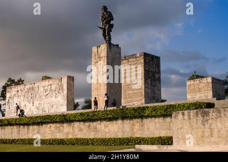 Statue of Ernesto 'Che' Guevara and surrounding monuments at the Che Guevara Mausoleum. Santa Clara, Villa Clara, Cuba. Stock Photo