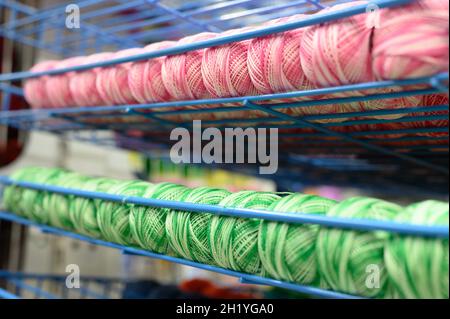 Rows of white cotton threads on vintage automatic loom. The concept of  historical development of weaving in England. Selective focus. Copy space  Stock Photo - Alamy