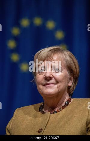 Greifswald, Germany. 19th Oct, 2021. Federal Chancellor Angela Merkel ...