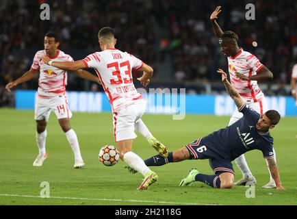 Paris, France. 19th Oct, 2021. Football, Champions League, Group stage, Group A, Matchday 3, Paris Saint-Germain - RB Leipzig, Parc des Princes: Leipzig's striker Andre Valente da Silva (2nd from left) and Paris' midfielder Marco Verratti (2nd from right). Credit: Jan Woitas/dpa/Alamy Live News Stock Photo