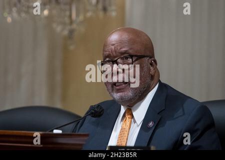 United States Representative Bennie Thompson (Democrat of Mississippi), Chair, US House Select Committee to Investigate the January 6th Attack on the US Capitol, offers his opening remarks during a House Select Committee on Jan. 6th business meeting to vote on a report recommending that the House of Representatives cite Stephen K. Bannon for criminal contempt of Congress and refer him to the United States Attorney for the District of Columbia for prosecution under 2 U.S.C. §§ 192, 194, in the Canon House Office Building in Washington, DC, USA on Tuesday, October 19, 2021. Photo by Rod Lamkey/C Stock Photo