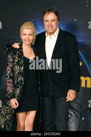Los Angeles, California, USA 19th October 2021 Comedian Kevin Nealon and wife Susan Yeagley attend HBO's 'Curb Your Enthusiasm' Season 11 Premiere at Paramount Theatre on October 19, 2021 in Los Angeles, California, USA. Photo by Barry King/Alamy Live News Stock Photo
