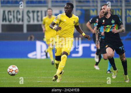 Milan, Italy. 19th Oct, 2021. Adama Traore (FC Sheriff Tiraspol) during Inter - FC Internazionale vs Sheriff Tiraspol, UEFA Champions League football match in Milan, Italy, October 19 2021 Credit: Independent Photo Agency/Alamy Live News Stock Photo