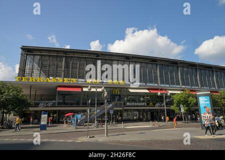 Bahnhof Zoo, Hardenbergplatz, Charlottenburg, Berlin, Deutschland Stock Photo