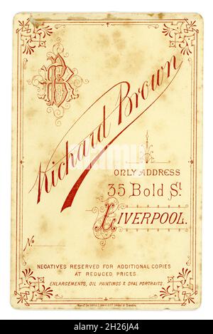 Reverse of Victorian cabinet card. From the studio of Richard Brown, Liverpool, England, U.K. circa 1895 Stock Photo