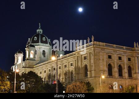 Das Kunsthistorische Museum (KHM) ist ein Kunstmuseum in der österreichischen Hauptstadt Wien. Es zählt zu den größten und bedeutendsten Museen der We Stock Photo