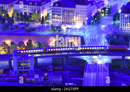 'Königreich der Eisenbahnen' im Wiener Prater, das größte Kleinmodell Österreichs zeigt ganz Wien im Miniaturformat - 'Kingdom of the Railways' in the Stock Photo