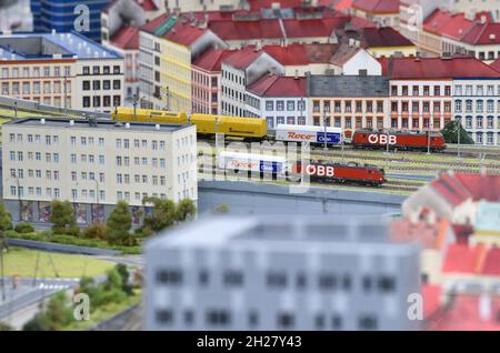 'Königreich der Eisenbahnen' im Wiener Prater, das größte Kleinmodell Österreichs zeigt ganz Wien im Miniaturformat - 'Kingdom of the Railways' in the Stock Photo