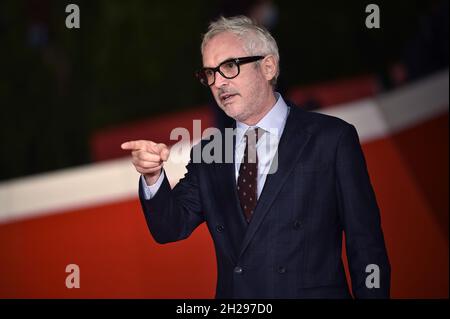 Rome, Italy. 20th Oct, 2021. Director Alfonso Cuaron attends the Close Encounter red carpet during the 16th Rome Film Fest 2021 on October 20, 2021 in Rome, Italy. Credit: UPI/Alamy Live News Stock Photo
