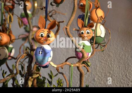 Das Ei ist ein Symbol für die Fruchtbarkeit. - The egg is a symbol of fertility. - Stock Photo