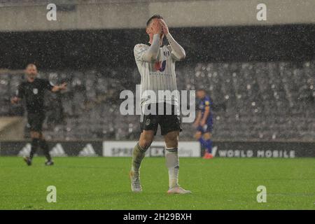 London, UK. 20th Oct, 2021. Harry Wilson of Fulham reacts after missing a shot at goal. EFL Skybet Championship match, Fulham v Cardiff City at Craven Cottage in London on Wednesday 20th October 2021. this image may only be used for Editorial purposes. Editorial use only, license required for commercial use. No use in betting, games or a single club/league/player publications. pic by Steffan Bowen/Andrew Orchard sports photography/Alamy Live news Credit: Andrew Orchard sports photography/Alamy Live News Stock Photo