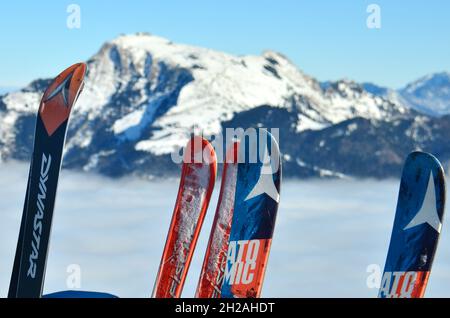 Zwölferhorn am Wolfgangsee (St. Gilgen, Salzkammergut, Salzburg, Österreich) - Mountain Zwölferhorn on Lake Wolfgangsee  (St. Gilgen; Salzkammergut, S Stock Photo