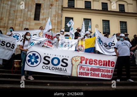 Bogota, Colombia, October 20, 2021. Health Staff members protest during a protest against Colombia's government acts and laws in congress. In Bogota, Colombia on October 20, 2021. Stock Photo