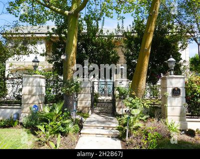 Beverly Hills, California, USA 9th September 2021 A general view of atmosphere of Singer Meat Loaf's Former Home/house at 908 N. Beverly Drive on September 9, 2021 in Beverly Hills, California, USA. Photo by Barry King/Alamy Stock Photo Stock Photo