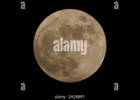 Ajmer, Rajasthan, India, October 20, 2021. A view of full moon during sharad Purnima (full moon day), In Ajmer, Rajasthan, India on October 20, 2021. Photo by Himanshu Sharma/ABACAPRESS.COM Stock Photo