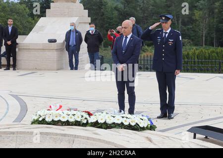 Cassino, Italia. October 21, 2021. La cerimonia commemorativa al Cimitero militare polacco di Montecassino alla presenza dell'Ambasciatore di Polonia Anna Maria Anders e dell'ambasciatore di Israele in Italia Dror Eydar. Credit: Antonio Nardelli / Alamy Live News Stock Photo