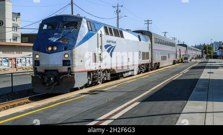 Edmonds, WA, USA - July 29, 2021; The Empire Builder stopped at Edmonds Washington.  The Amtrak train is an interstate service from Chicago to Seattle Stock Photo