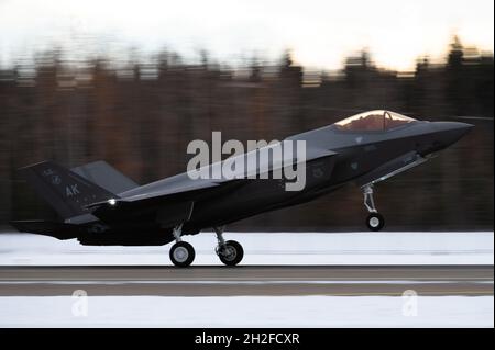 An F-35A Lightning II assigned to the 355th Fighter Squadron taxis on ...