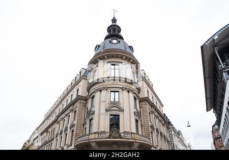 Hamburg, Germany. 21st Oct, 2021. View of the Stadthaus, the former Hamburg police headquarters. An exhibition at the Hamburg Police Museum is the first comprehensive reminder of the persecution of Jewish police employees during the Nazi era. Credit: Daniel Bockwoldt/dpa/Alamy Live News Stock Photo