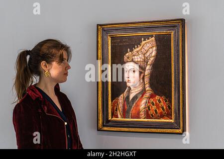 LONDON, UK. 22 Oct, 2021. A portrait of Roxelana (Haseki Hurrem Sultan,1506-58, by a follower of Titian,Northern Europe, late 16th/early,17th century. Sotheby's Arts of the Islamic World & India auction which celebrates the production of historic objetcs, paintings and manuscripts from across a multitude of contincents and over ten centuries. The sale will take place on 27 October. Credit: amer ghazzal/Alamy Live News Stock Photo