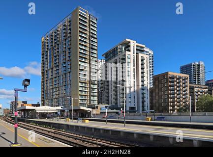 The new appartment blocks of Elephant Quarter loom over Elephant and Castle railway station in Southeast London, UK. Stock Photo