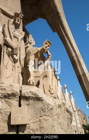 Spain, Barcelona: the Sagrada Familia (Basilica and Expiatory Church of the Holy Family). Sculptures depicting the Passion of the Christ on the facade Stock Photo