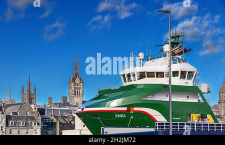 ABERDEEN CITY SCOTLAND CITY SKYLINE THE MITCHELL TOWER AND CLOCK FACE OF ABERDEEN TOWN HOUSE SEEN FROM THE OIL RIG VESSEL ENEA Stock Photo
