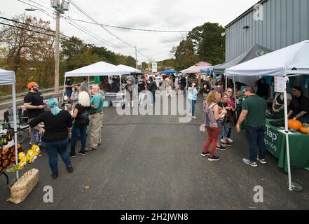 Cannabis Farmers Market, 16 Oct. 2021, Worcester, Massachusetts, USA.  Resinate, a Massachusetts Cannabis Dispensary with two retail locations in MA, held what they believe to be the first in the United States “Cannabis Community Farmers Market” at their Worcester retail location. Stock Photo