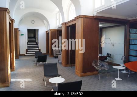 London, UK. Interior of the Royal Geographical Society: view of the library Stock Photo