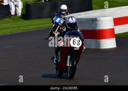 Michael Russell, Norton Manx Atlas, Hailwood Trophy for two stroke 250cc and 350cc bikes, Sheene Trophy for Formula 750 bikes, Grand Prix Motorcycles Stock Photo