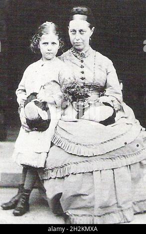 BEATRIX POTTER (1866-1943) English writer and scientist with her mother Helen Potter aboiut 1876 Stock Photo
