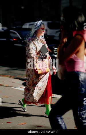 Street style, Kristen Bateman arriving at Miu Miu Spring Summer 2022 show, held at Palais Iena, Paris, France, on October 5, 2021. Photo by Marie-Paola Bertrand-Hillion/ABACAPRESS.COM Stock Photo