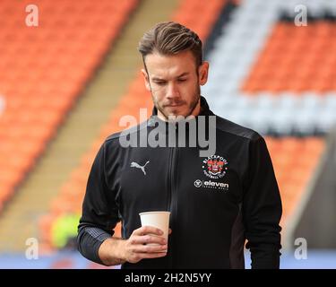 Blackpool, UK. 23rd Oct, 2021. Chris Maxwell #1 of Blackpool arrives at Bloomfield Road ahead of the Lancashire derby in Blackpool, United Kingdom on 10/23/2021. (Photo by Mark Cosgrove/News Images/Sipa USA) Credit: Sipa USA/Alamy Live News Stock Photo