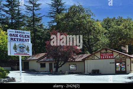 OAK GLEN, CALIFORNIA - 10 OCT 2021: Oak Glen Retreat, Tavern and Restaurant. Stock Photo