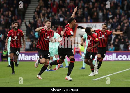 Bournemouth's Lloyd Kelly (centre) celebrates scoring their side's third goal of the game during the Sky Bet Championship match at Vitality Stadium, Bournemouth. Picture date: Saturday October 23, 2021. Stock Photo